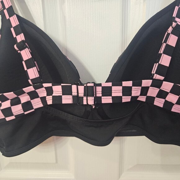 2 DD/F Torrid Bikini Top - Picture 3 of 4